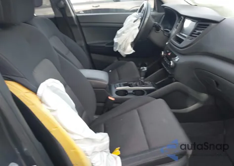 2017 Hyundai Tucson Sport z USA, uszkodzony, nr VIN KM8J3CA20HU333831